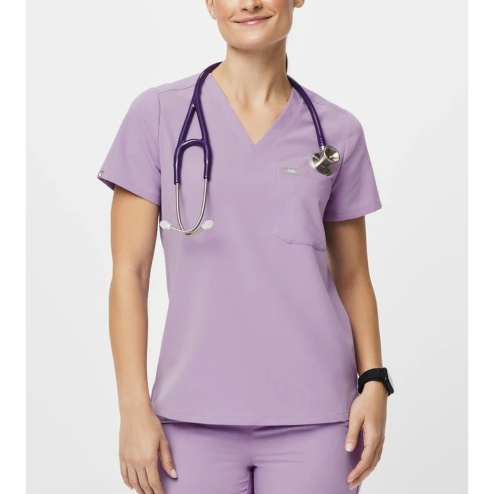 FIGS CATARINA ONE POCKET LAVENDER SCRUB TOP SZ.S